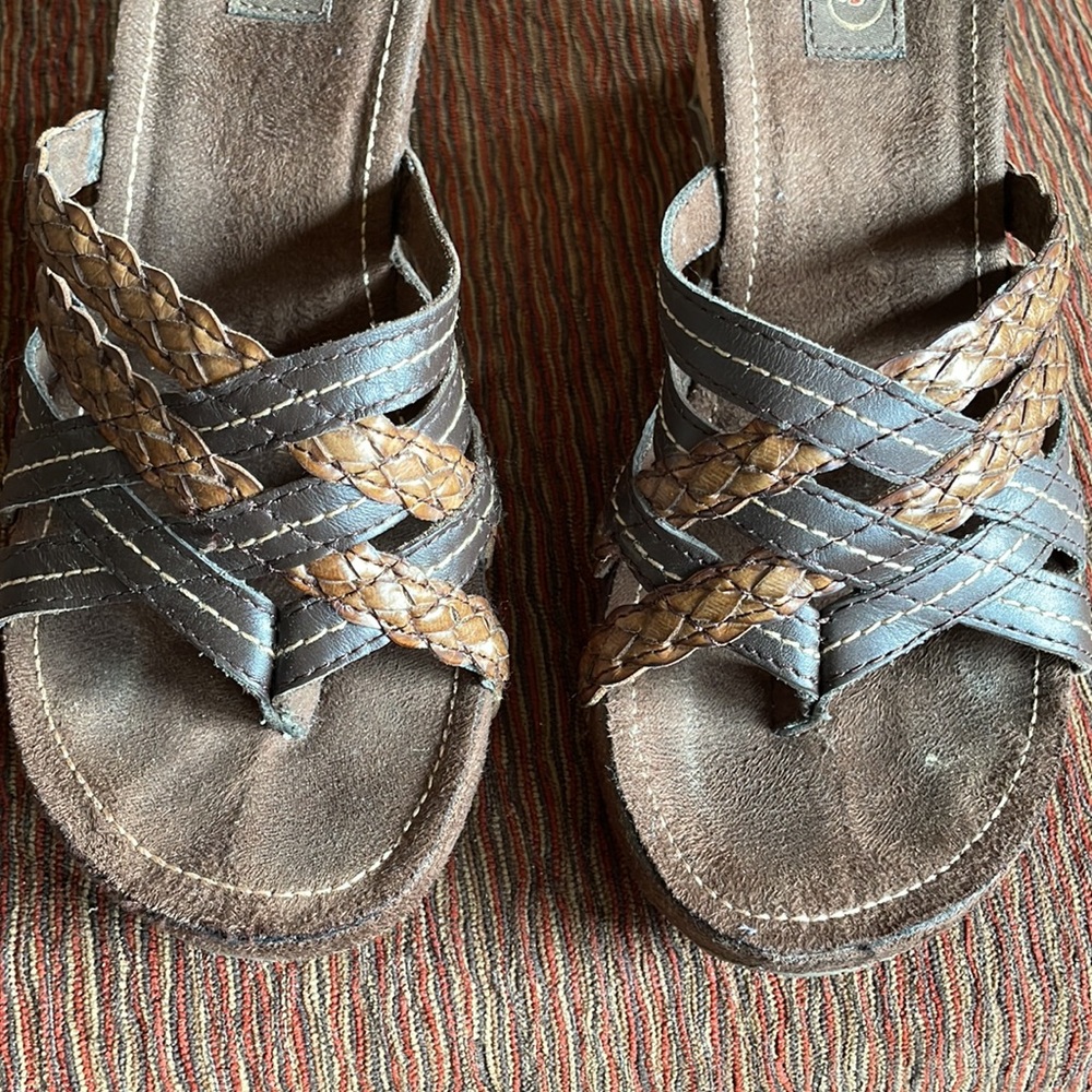 Skechers Women’s Brown Slide On Heeled Sandals. Good Condition. Size 8. - Picture 3 of 13